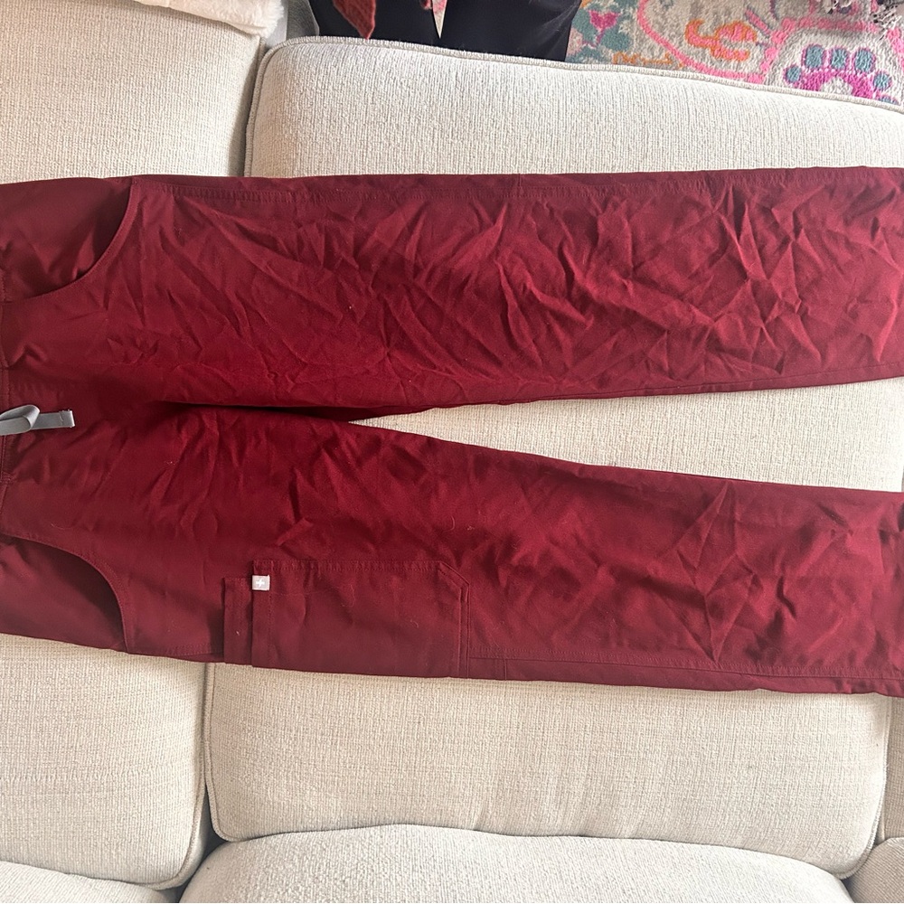 Figs Maroon Scrub Set - Picture 5 of 7
